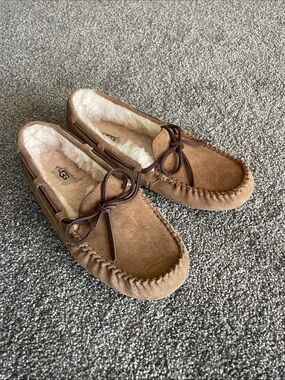 UGG Women's Dakota Slippers in a chestnut suede